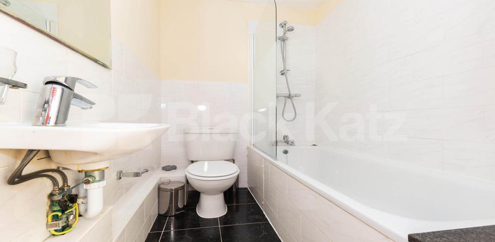 			1 Bedroom, 1 bath, 1 reception Flat			 Hercules Street, HOLLOWAY 